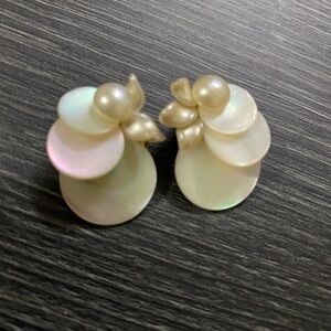 Elegant mother of Pearl vintage made in France  Earrings
